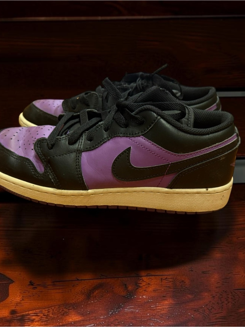 Jordan Kids Boys Size 6 1/2 Jordan Low GS Sneakers in Purple Venom